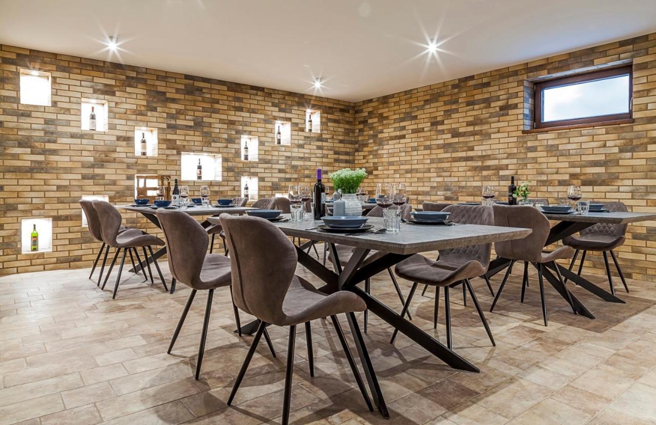 Pilger Apartments Тихань Экстерьер фото