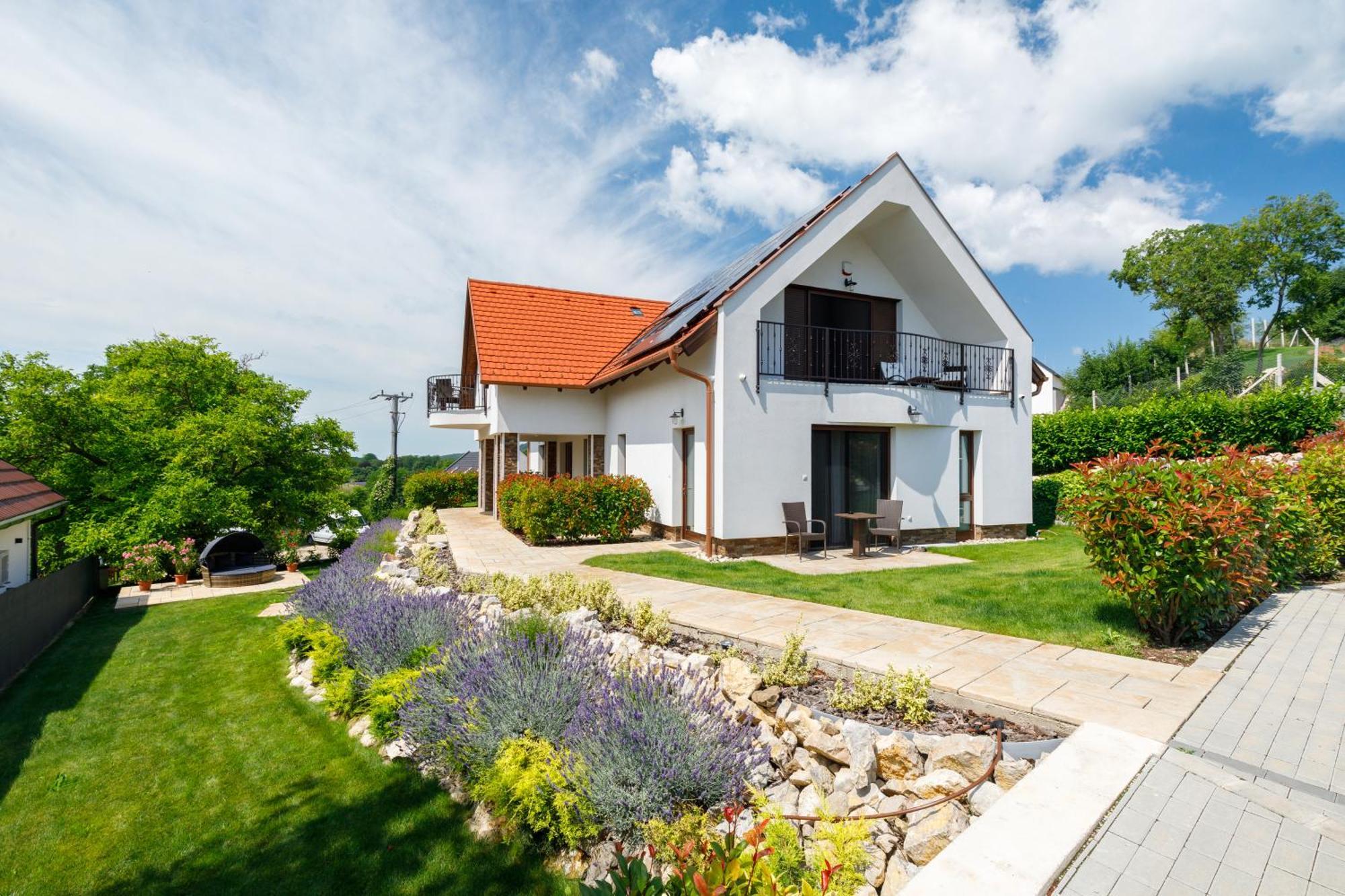 Pilger Apartments Тихань Экстерьер фото