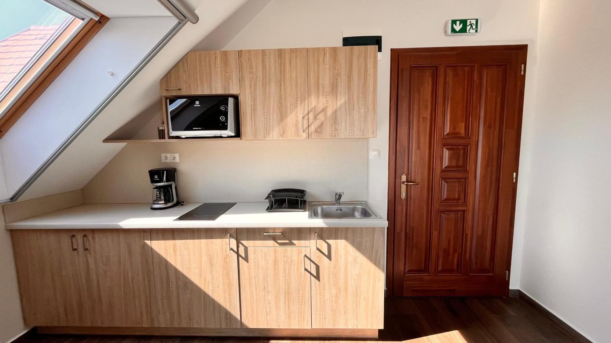 Pilger Apartments Тихань Экстерьер фото
