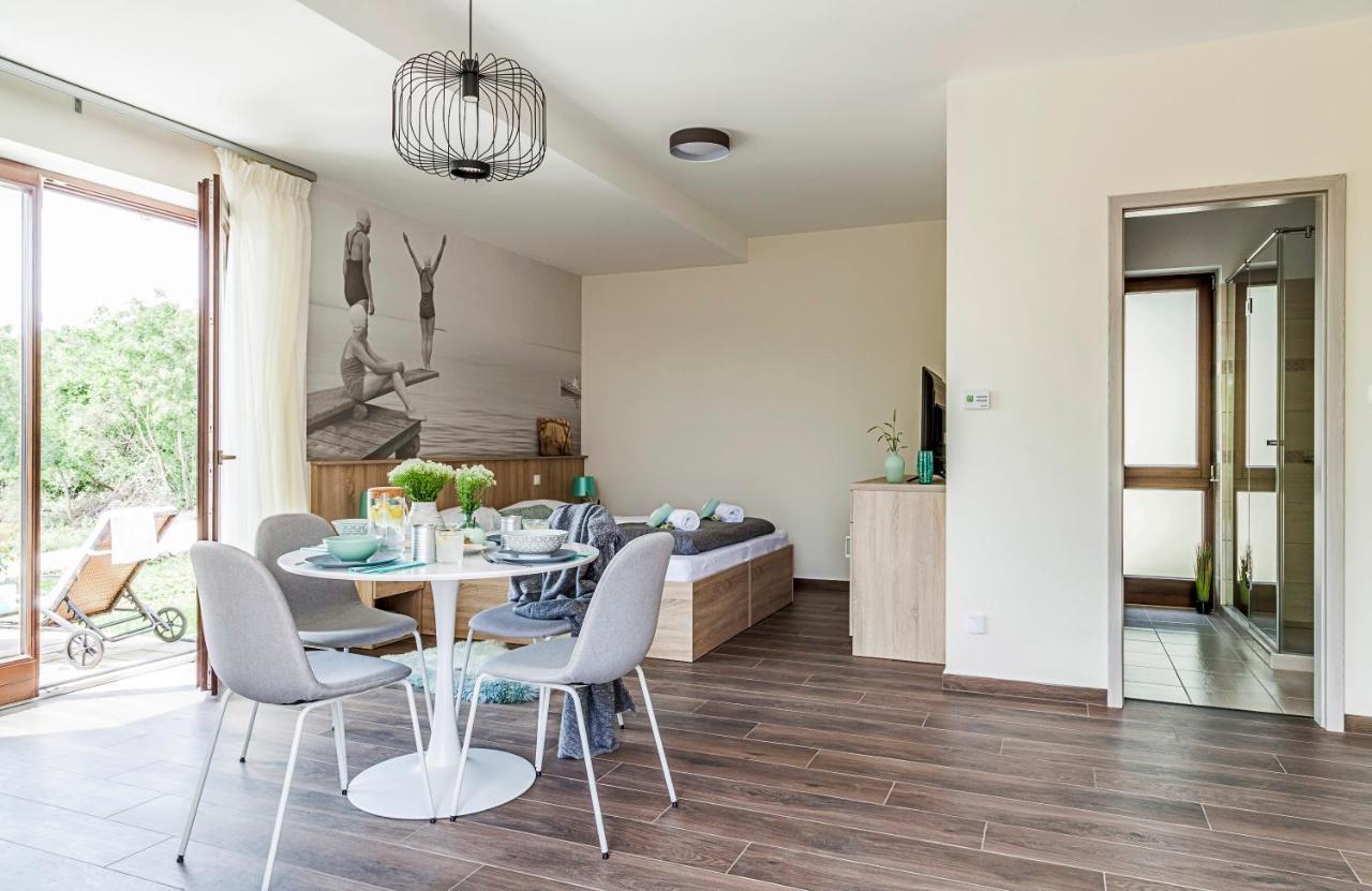 Pilger Apartments Тихань Экстерьер фото
