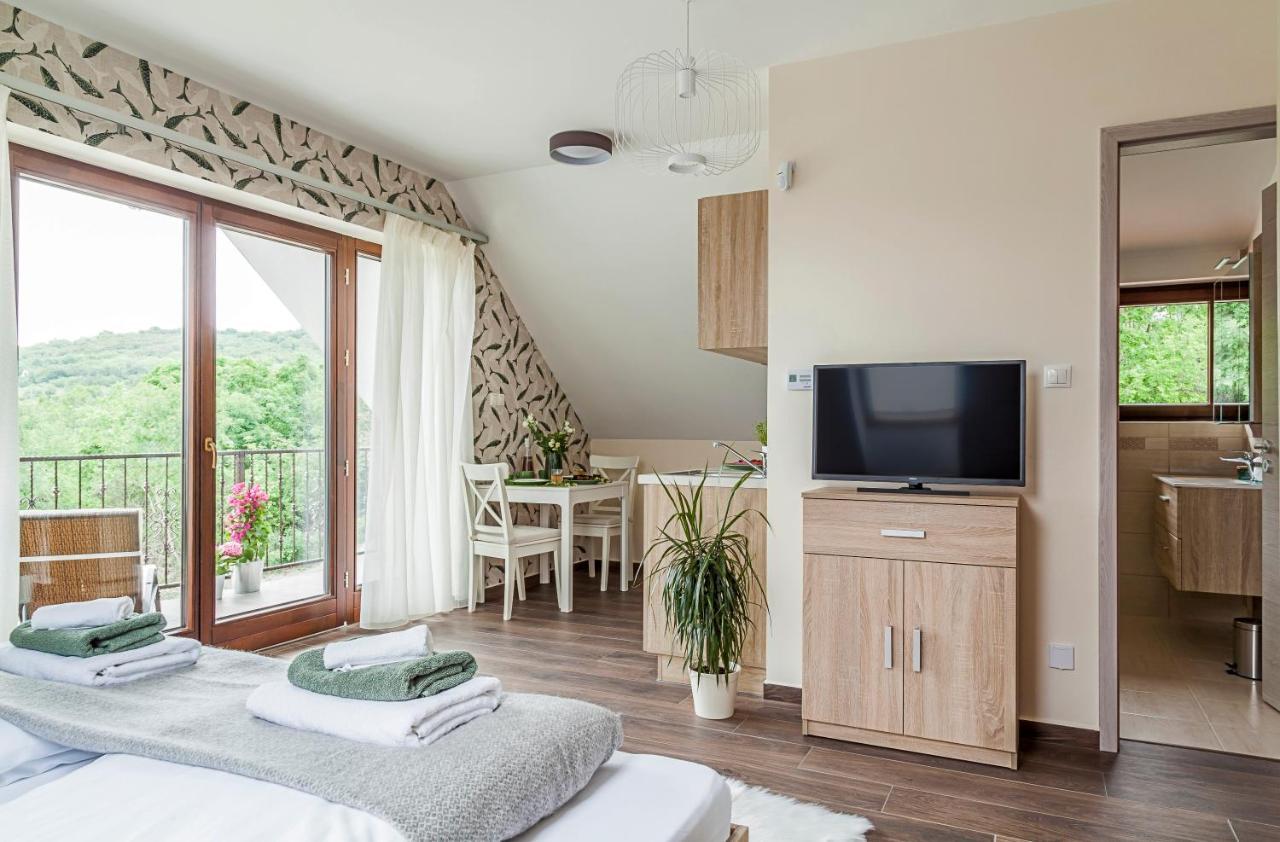 Pilger Apartments Тихань Экстерьер фото