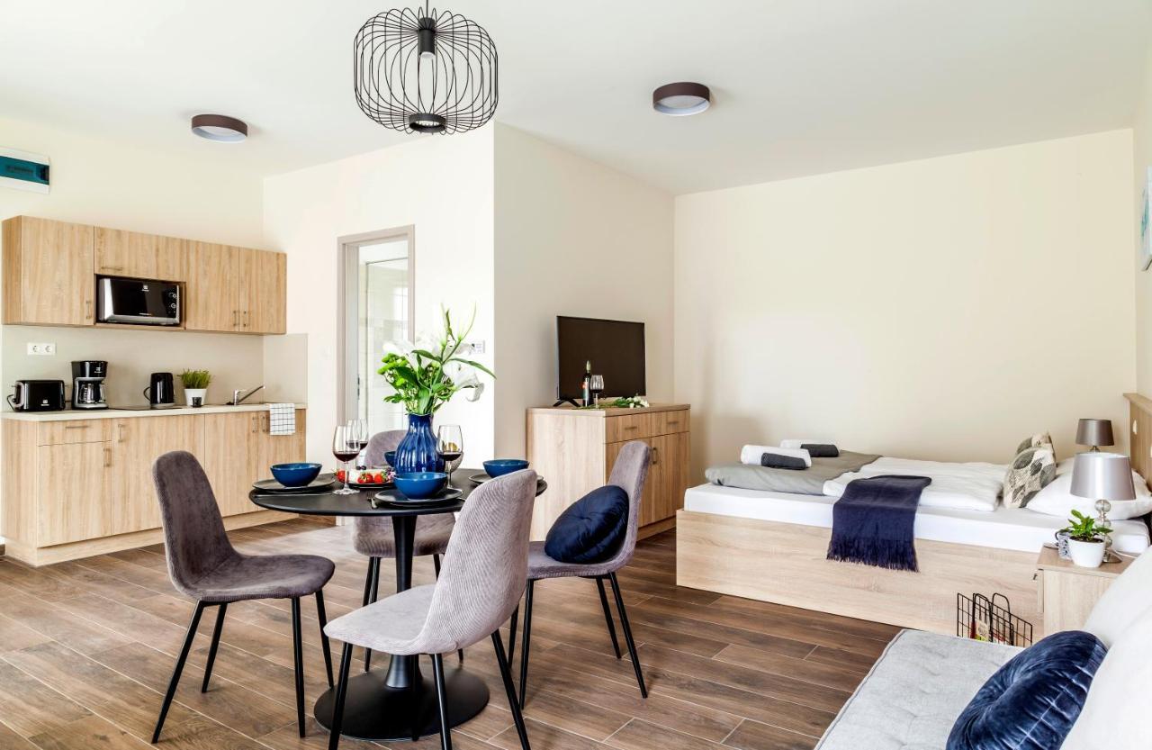 Pilger Apartments Тихань Экстерьер фото