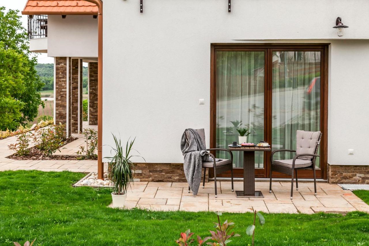 Pilger Apartments Тихань Экстерьер фото